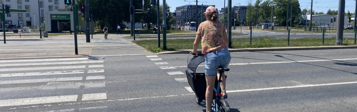 rower cargo na drodze rowerowej